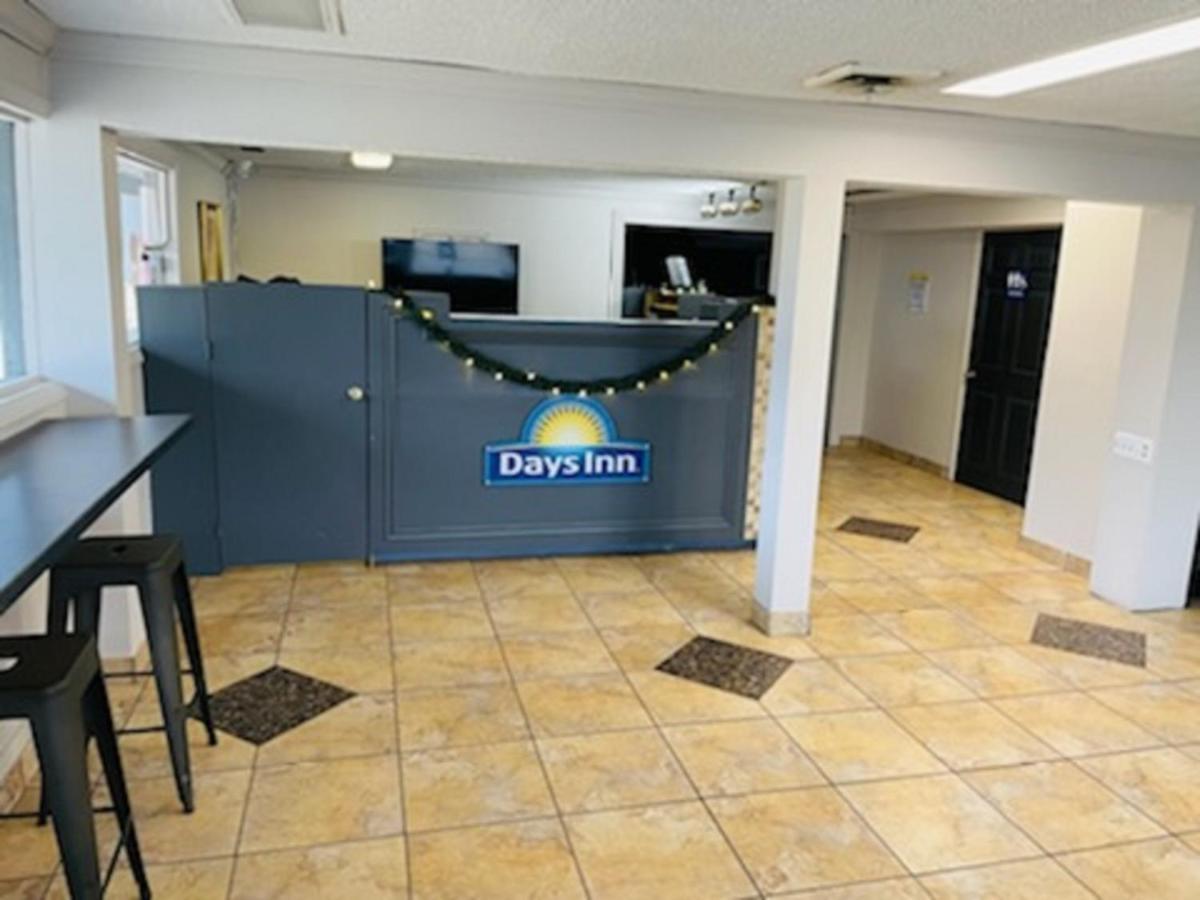 Days Inn And Suites By Wyndham Port Huron Kültér fotó