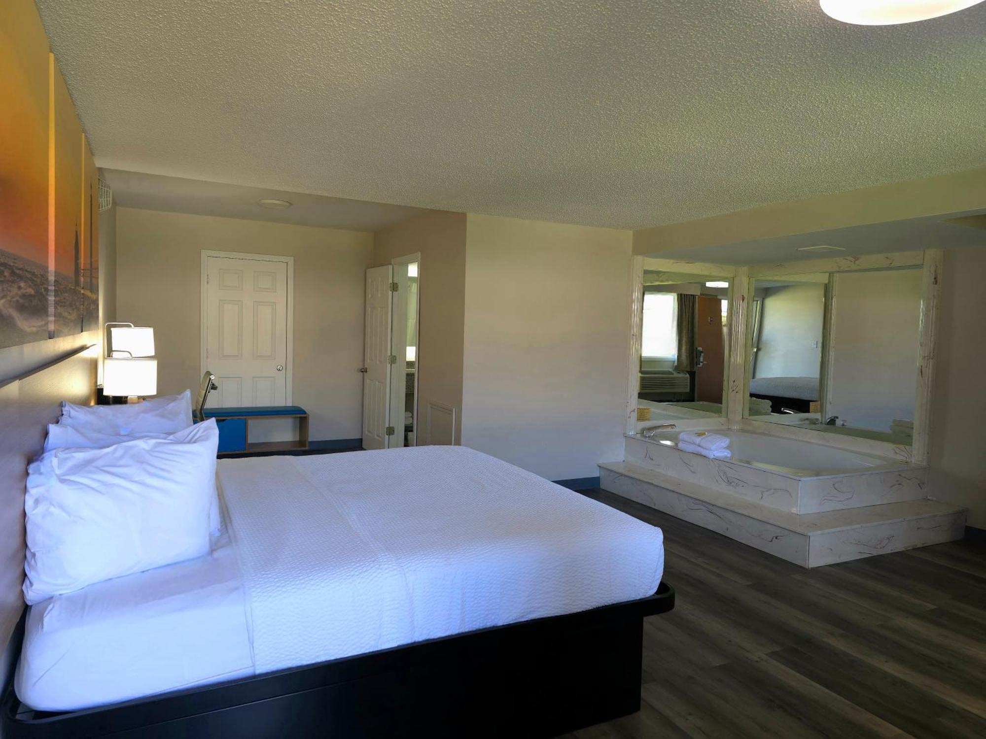 Days Inn And Suites By Wyndham Port Huron Kültér fotó