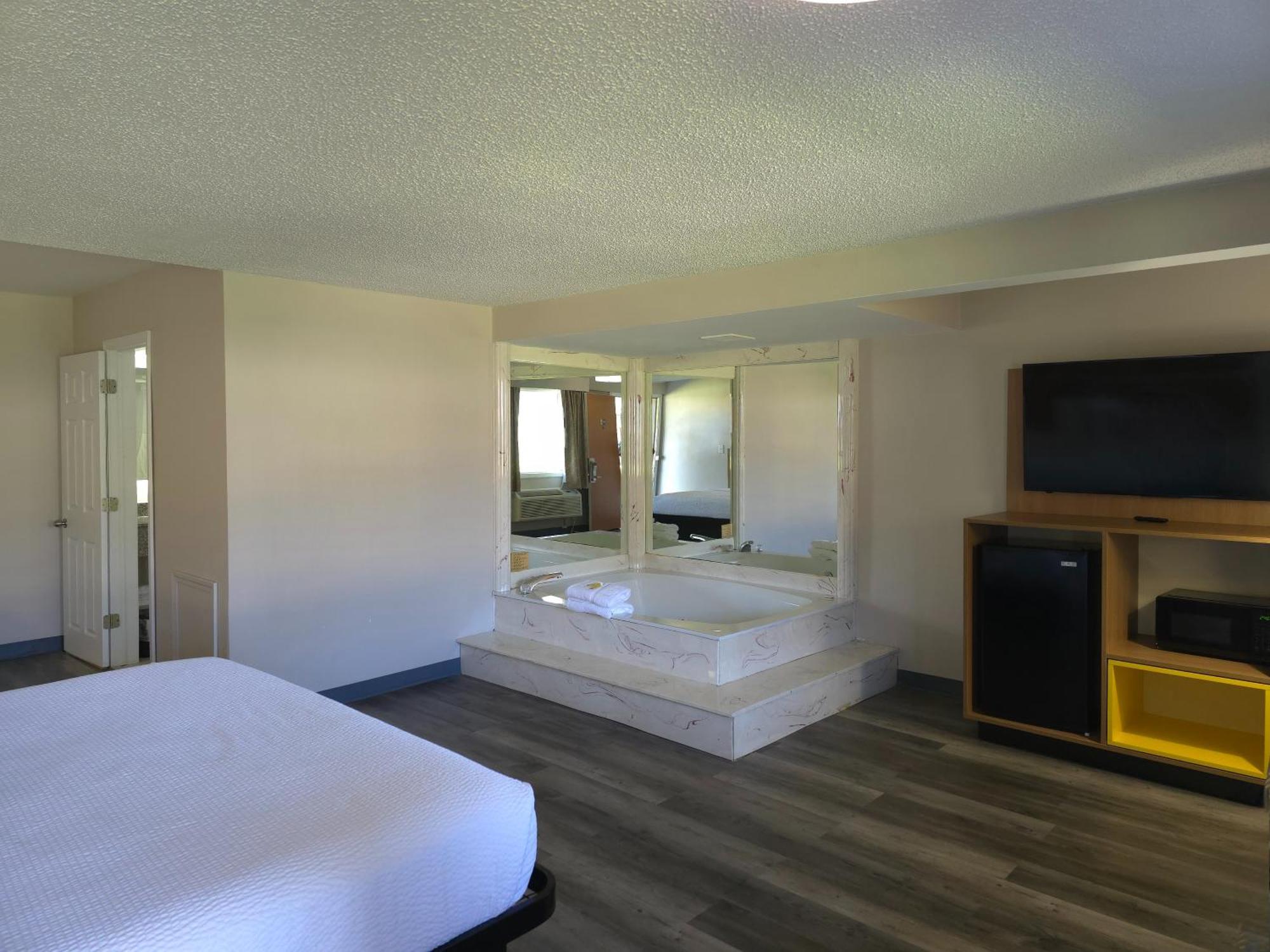 Days Inn And Suites By Wyndham Port Huron Kültér fotó
