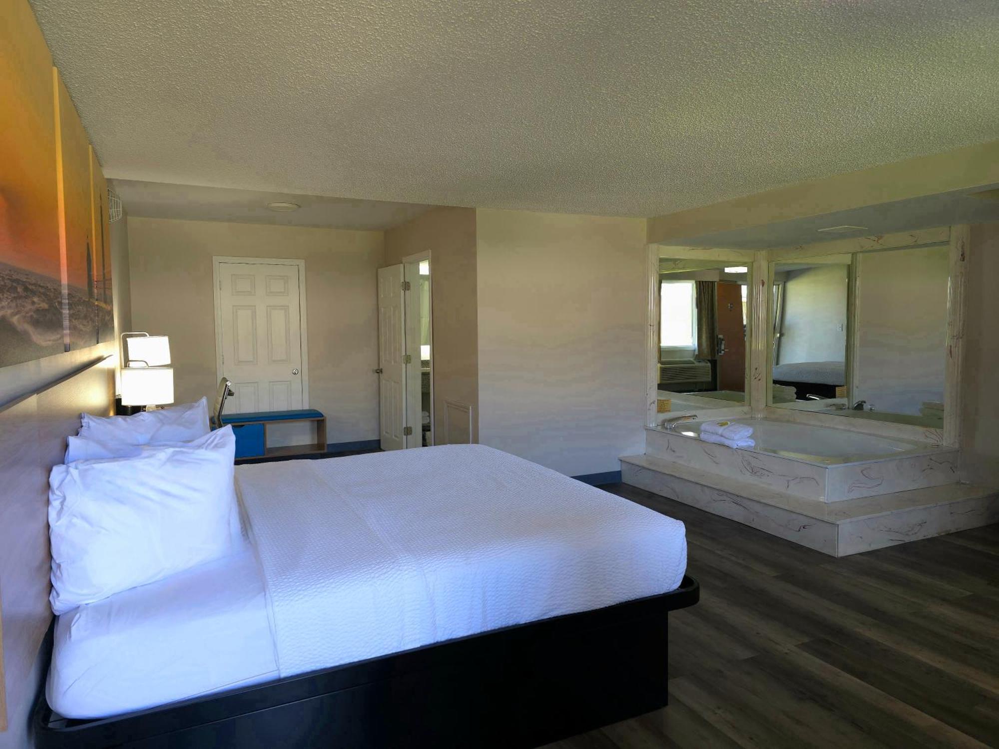 Days Inn And Suites By Wyndham Port Huron Kültér fotó