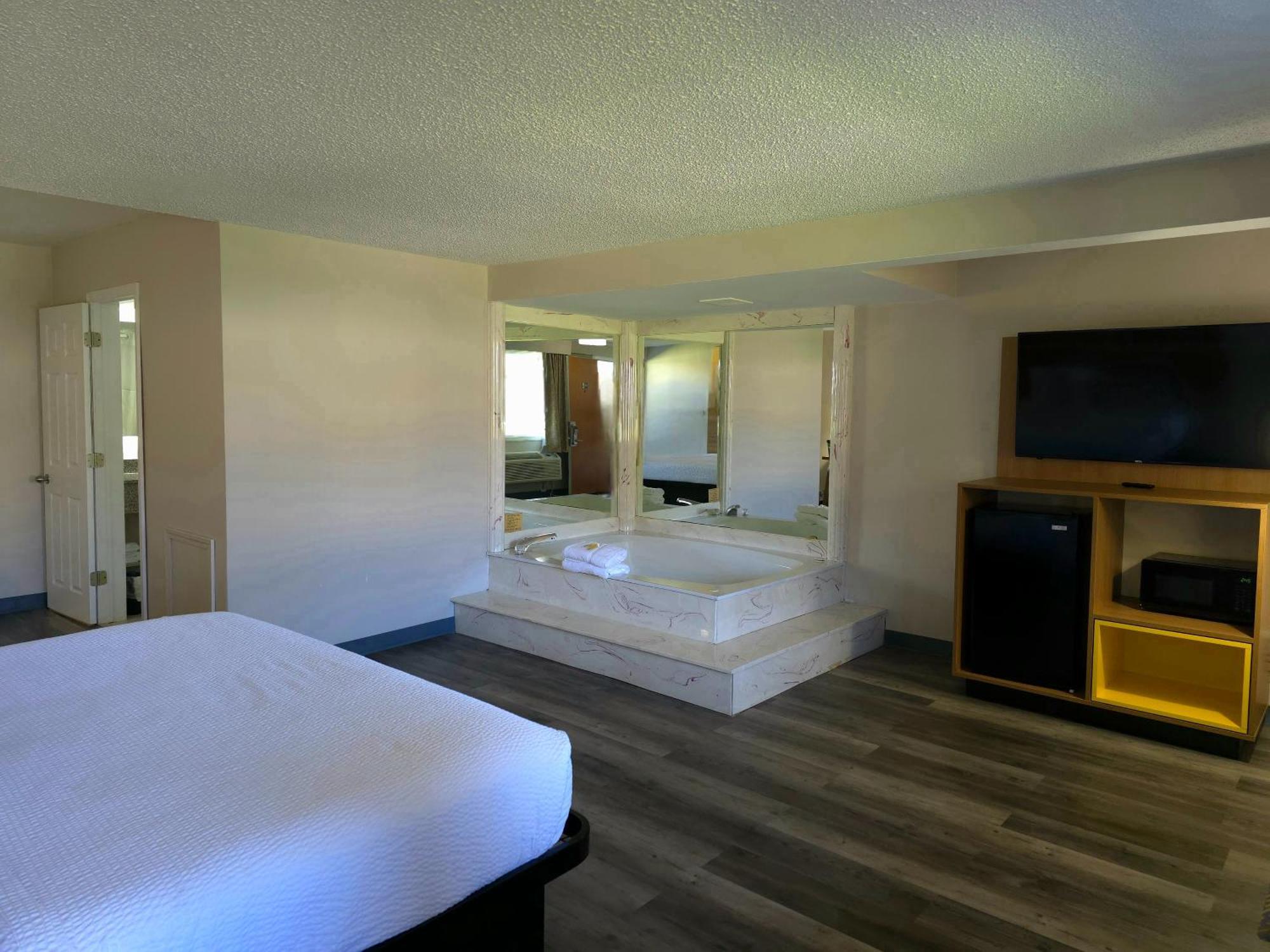 Days Inn And Suites By Wyndham Port Huron Kültér fotó
